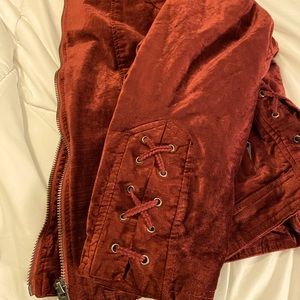 Torridr size 3 beautiful burgundy jacket